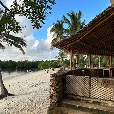 Mwazaro Beach Lodge Shimoni Eksteriør billede