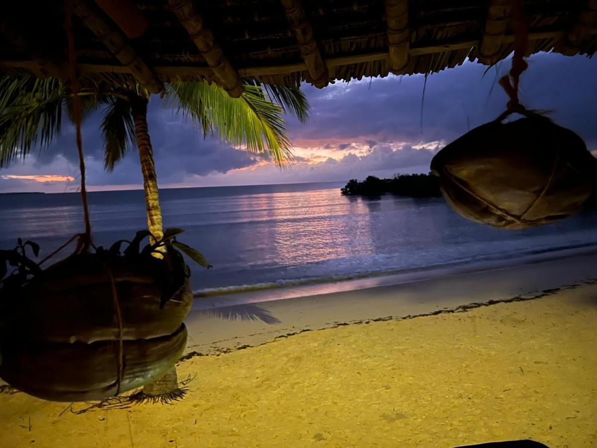 Mwazaro Beach Lodge Shimoni Eksteriør billede