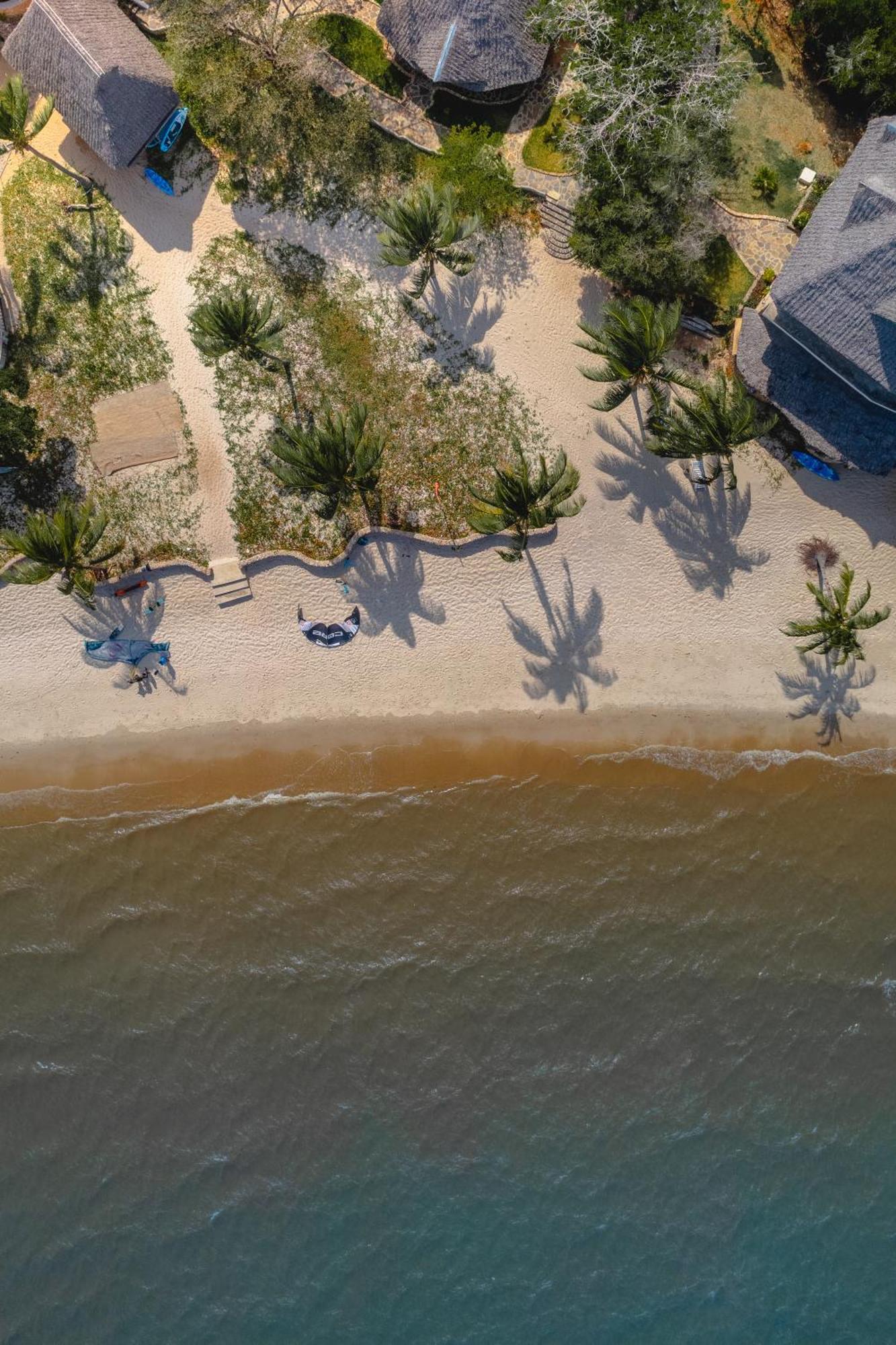 Mwazaro Beach Lodge Shimoni Eksteriør billede